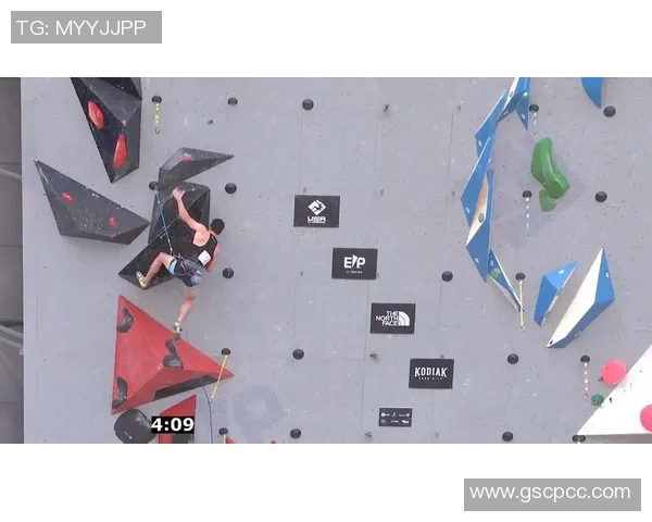 重庆攀岩队与成都攀岩队赛后复盘分析灵活性表现与战术对比